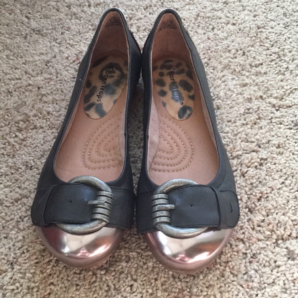 Buckle flats. NWOT